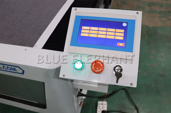 리투아니아에서 판매되는 부드러운 재료 절단 조각을 위한 새로운 디자인 1625 진동 칼 CNC 라우터 조각 기계